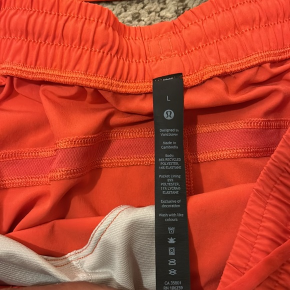 Men’s Large Lululemon t shirt and shorts bundle - Picture 10 of 10